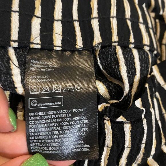 H&M women's black/white striped wide leg loose pant with elastic waist sz 2 - Picture 7 of 8